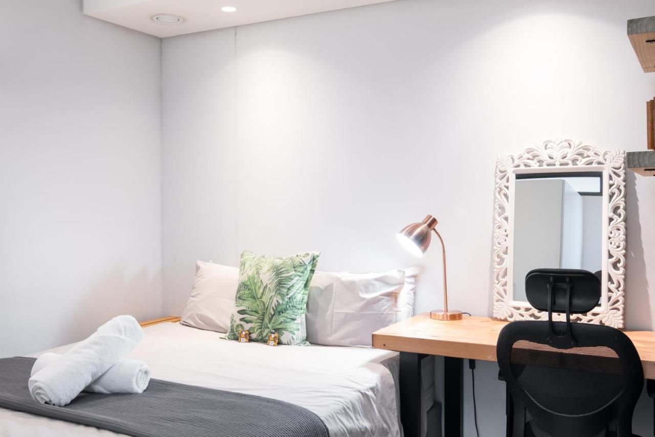 Apartment Modern Two Bedroom Unit, Mountain & Harbour Views